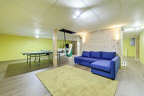 Maggie Valley Cottage w/ Hot Tub & Creek View!