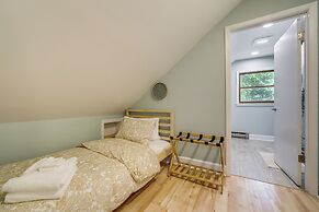 Maggie Valley Cottage w/ Hot Tub & Creek View!