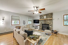 Maggie Valley Cottage w/ Hot Tub & Creek View!