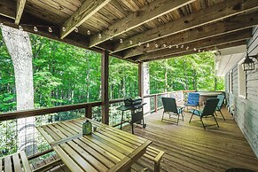 Maggie Valley Cottage w/ Hot Tub & Creek View!
