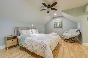 Maggie Valley Cottage w/ Hot Tub & Creek View!