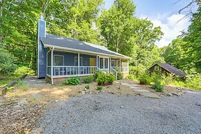 Maggie Valley Cottage w/ Hot Tub & Creek View!