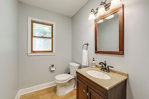 Maggie Valley Cottage w/ Hot Tub & Creek View!