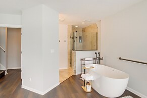 Waterfront Clarklake Escape - Deck, Dock & Views