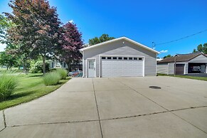 Waterfront Clarklake Escape - Deck, Dock & Views