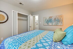 High Point Townhome w/ Patio, 1 Mi to Main Street!
