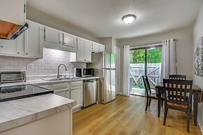 High Point Townhome w/ Patio, 1 Mi to Main Street!