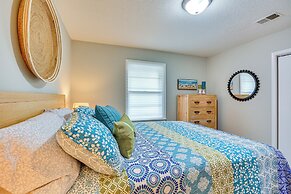 High Point Townhome w/ Patio, 1 Mi to Main Street!