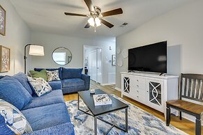High Point Townhome w/ Patio, 1 Mi to Main Street!