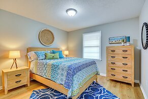 High Point Townhome w/ Patio, 1 Mi to Main Street!