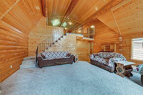 Roomy Log Cabin w/ Hot Tub, Walk to Kenai River!