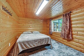 Roomy Log Cabin w/ Hot Tub, Walk to Kenai River!