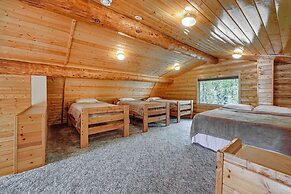 Roomy Log Cabin w/ Hot Tub, Walk to Kenai River!