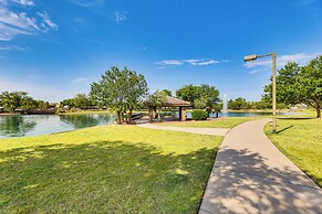 Quiet Casa Grande House Next to Villago Park!