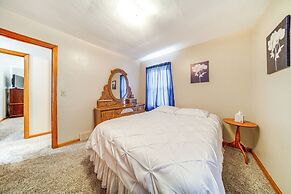 < 1 Mi to Lake Erie: Ashtabula Hideaway!