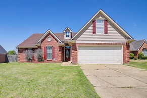 Large Backyard: Peaceful Home in Southaven!