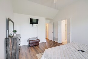 Large Backyard: Peaceful Home in Southaven!