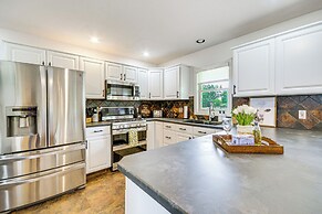 Lovely Roberts Home w/ Patio & Mountain Views!