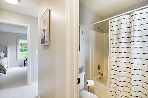 Lovely Roberts Home w/ Patio & Mountain Views!