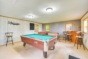 Wisconsin Lakeside Cottage w/ Deck, Views