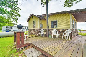 Wisconsin Lakeside Cottage w/ Deck, Views