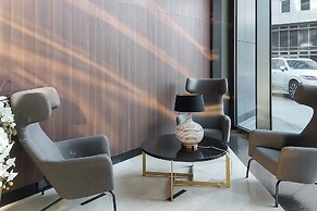 Lumina 4-room apart in Mennica Residence