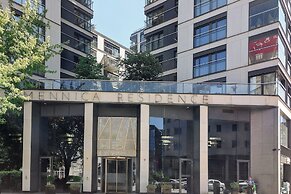 Lumina 4-room apart in Mennica Residence