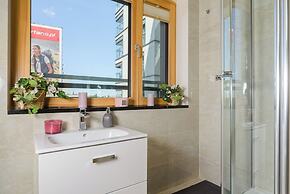 Lumina 4-room apart in Mennica Residence