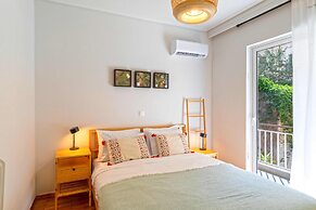 Phaedrus Living Modern Cityscape Flat