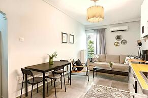 Phaedrus Living Modern Cityscape Flat