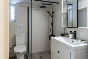 Phaedrus Living Modern Cityscape Flat