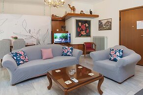 Classical 2 Bd Beauty Apt in Chalandri