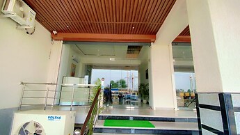 Hotel Giriraj Palace
