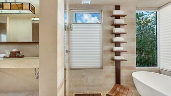 6 BR Villa On Crocus Bay With Pool Concierge