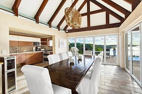 6 BR Villa On Crocus Bay With Pool Concierge