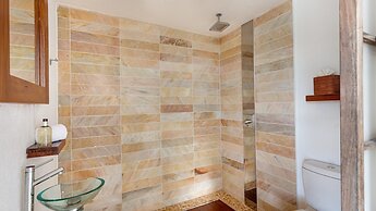 6 BR Villa On Crocus Bay With Pool Concierge