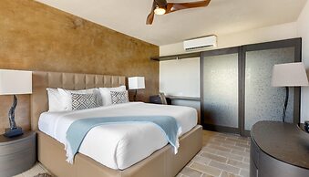 6 BR Villa On Crocus Bay With Pool Concierge