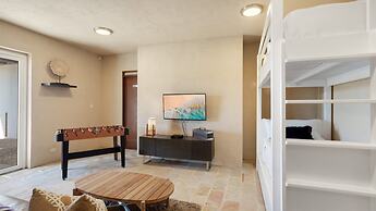 6 BR Villa With Concierge Amenities Pool
