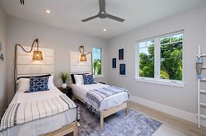 Modern Keys Penthouse W Private Beach Pool