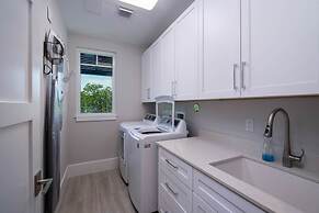 Modern Keys Penthouse W Private Beach Pool