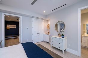 Modern Keys Penthouse W Private Beach Pool