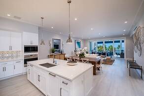 Modern Keys Penthouse W Private Beach Pool