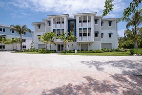 Modern Keys Penthouse W Private Beach Pool