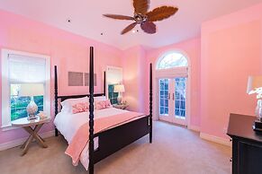 Waterfront Pink House With Private Dock Pool