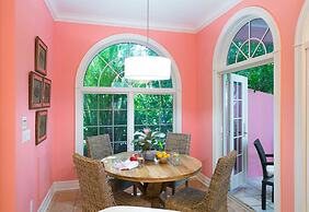 Waterfront Pink House With Private Dock Pool