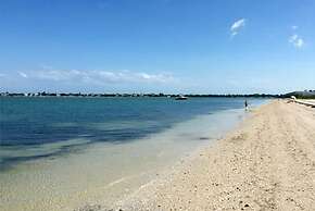 Waterfront Pink House With Private Dock Pool