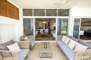 Beachfront W Private Staff in Gated Community