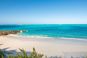 5 BR Luxury Villa On The Sand W Pool