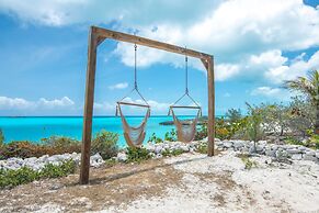 5 BR Luxury Villa On The Sand W Pool