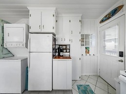 Margaritaville 2 Bedroom Home by RedAwning